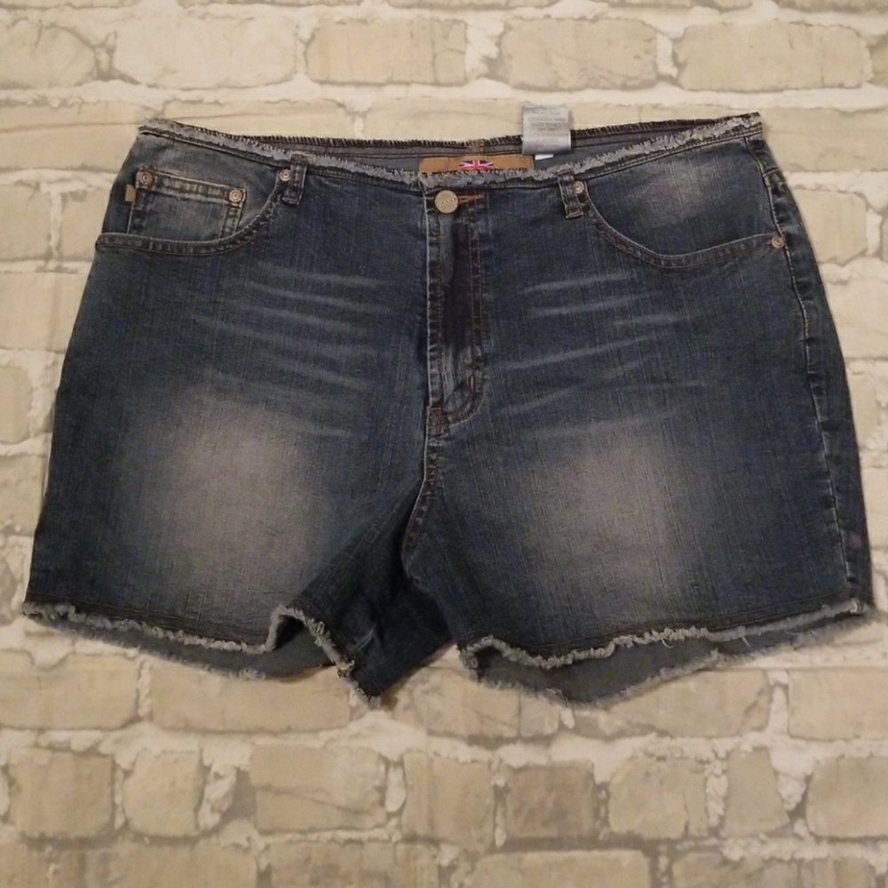 London blue shorts